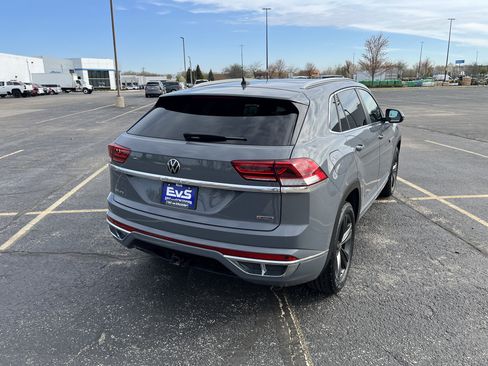 Used 2022 Volkswagen Atlas Cross Sport SEL R-Line AWD/4WD image 6