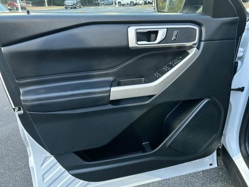 Used 2023 Ford Explorer XLT w/ Equipment Group 202A image 14