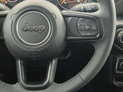 Used 2023 Jeep Gladiator Sport AWD/4WD image 21