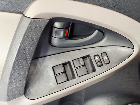 Used 2008 Toyota RAV4 Limited FWD image 18