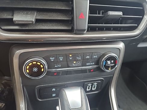 Used 2020 Ford EcoSport SE w/ SE Convenience Package image 9