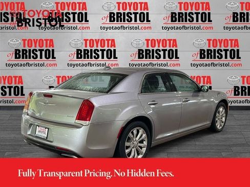 Used 2018 Chrysler 300 Touring L AWD/4WD image 3