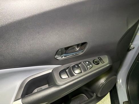 Used 2022 Nissan Kicks SR w/ Premium Package FWD image 24