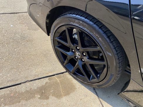 Used 2025 Honda Civic Sport image 30