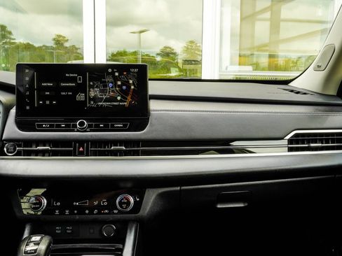 Used 2025 Mitsubishi Outlander SE AWD/4WD image 18