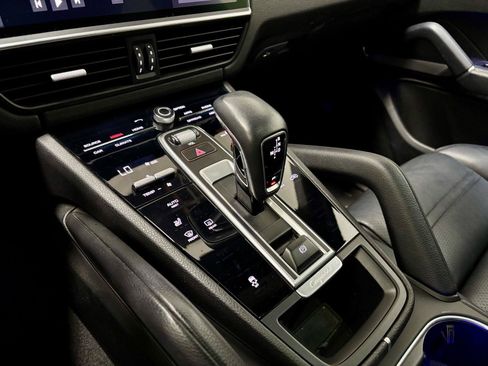 Used 2019 Porsche Cayenne AWD/4WD image 28