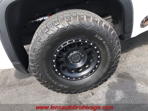 Used 2022 GMC Sierra 1500 SLE AWD/4WD image 5