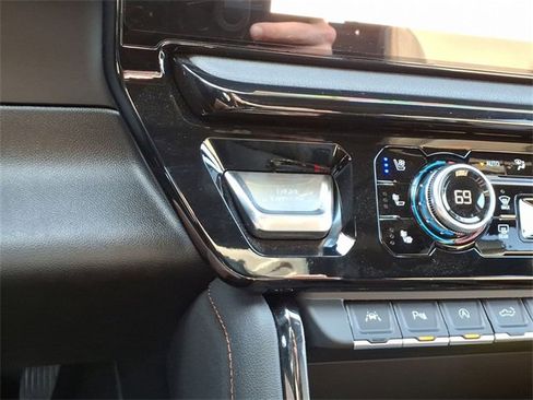 New 2026 GMC Sierra 1500 AT4 w/ Technology Package image 17