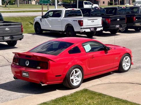 Used 2006 Ford Mustang GT RWD image 6