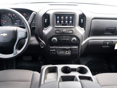 Used 2025 Chevrolet Silverado 2500 W/T AWD/4WD image 14