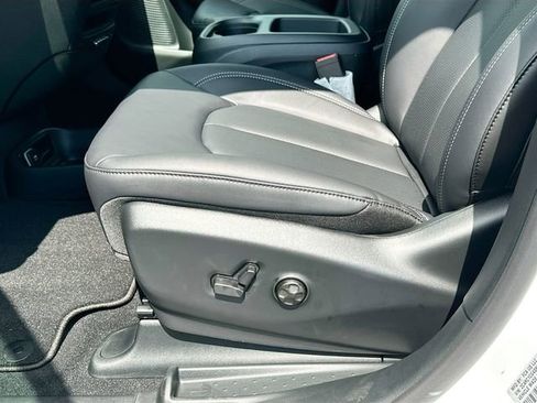 New 2025 Chrysler Voyager LX image 13