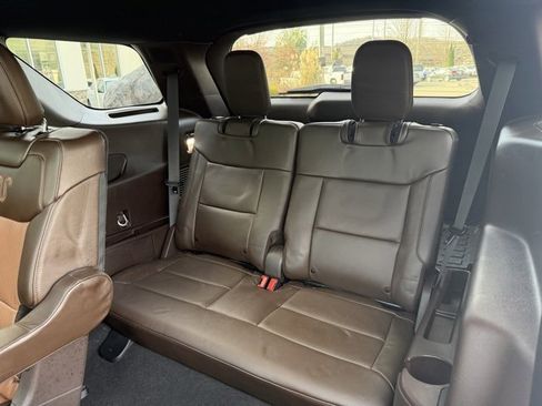 Used 2023 Ford Explorer King Ranch w/ Technology Package image 25