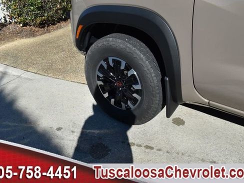 Used 2024 Nissan Frontier PRO-4X w/ Technology Package image 15