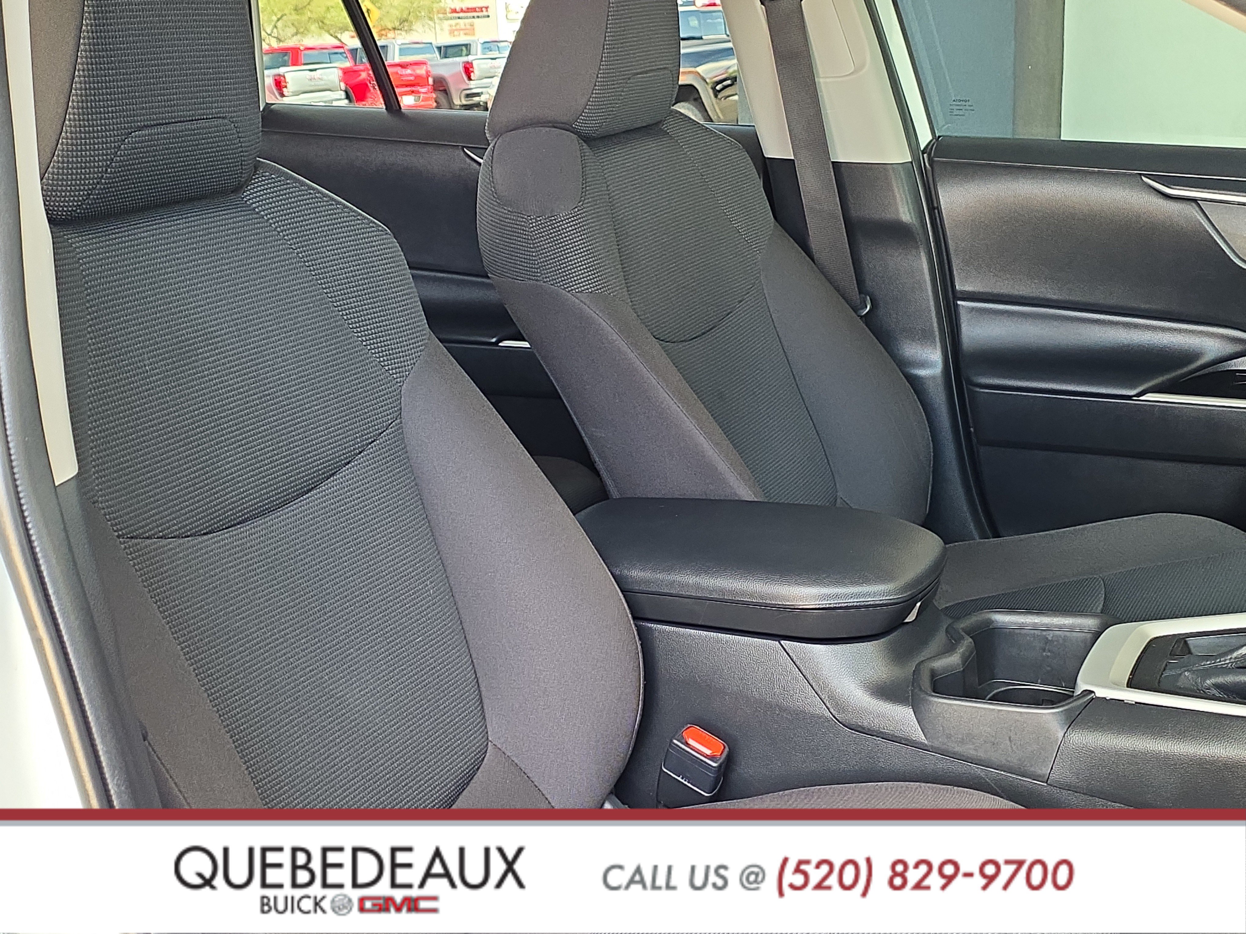 Used 2022 Toyota RAV4 LE FWD image 27