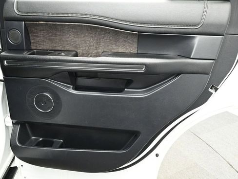 Used 2021 Ford Expedition Limited image 17
