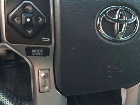 Used 2015 Toyota Tacoma PreRunner image 32