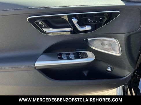 Used 2025 Mercedes-Benz C 300 4MATIC Sedan image 19