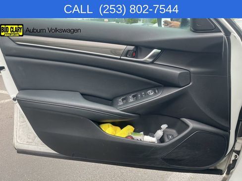 Used 2018 Honda Accord Sport image 13