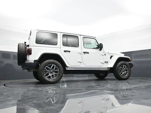 Used 2025 Jeep Wrangler Unlimited Sahara AWD/4WD image 64