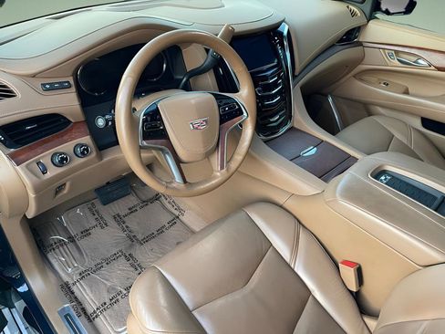 Used 2017 Cadillac Escalade ESV Platinum image 12