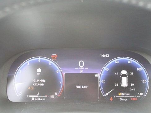 Used 2023 Toyota Highlander Limited image 17