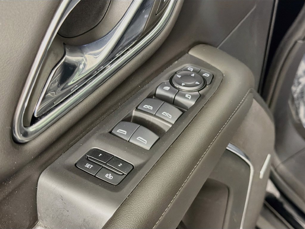 Used 2024 Chevrolet Suburban LT w/ LT Signature Plus Package AWD/4WD image 17