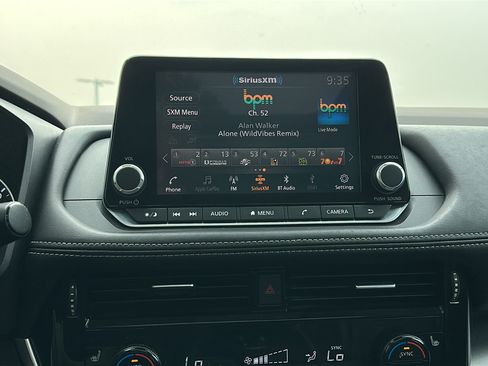 Used 2021 Nissan Rogue SV w/ Premium Package AWD/4WD image 18