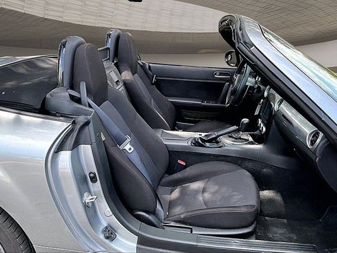 Used 2015 MAZDA MX-5 Miata Club RWD image 6