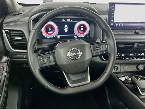 Used 2026 Nissan Rogue SL FWD image 18