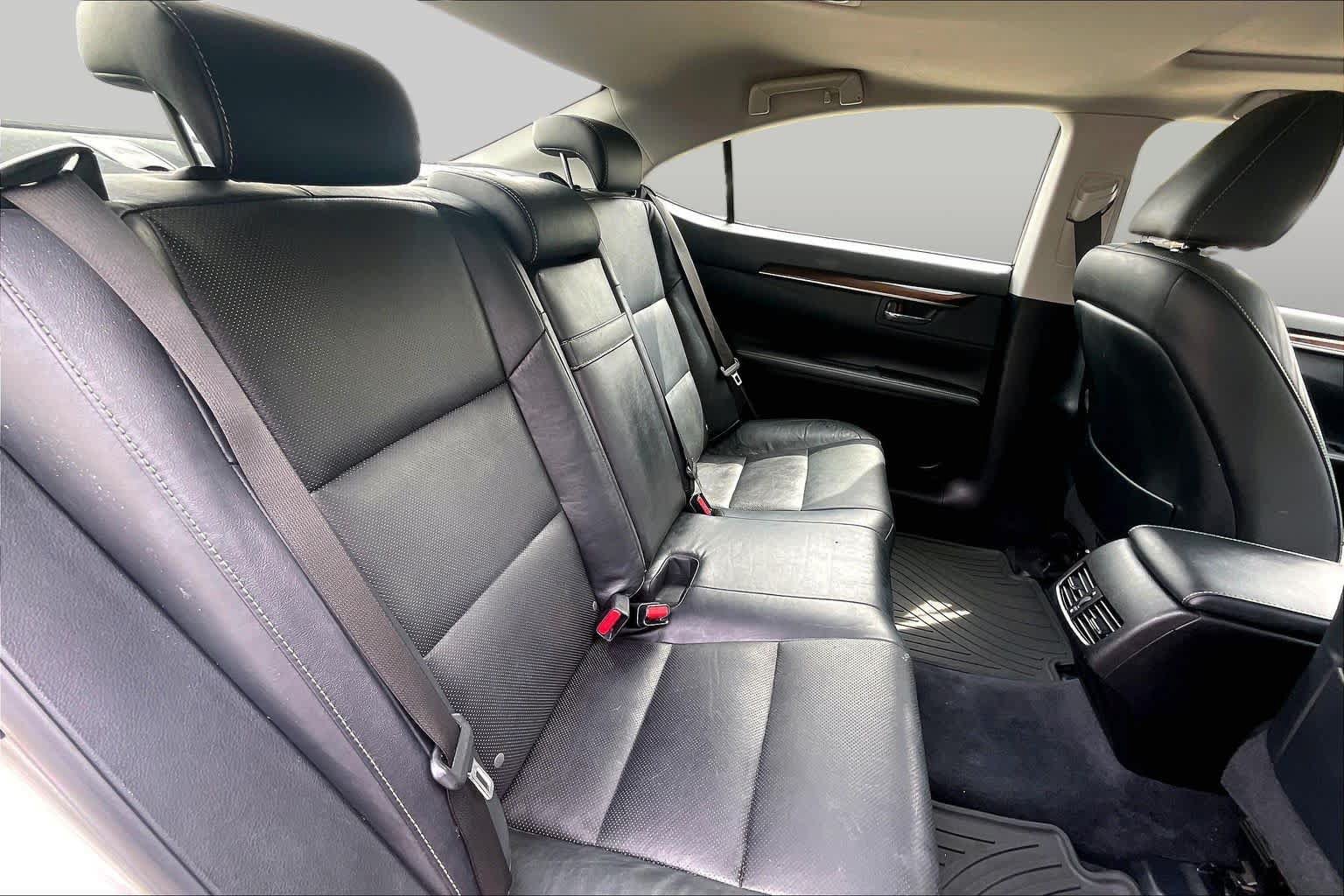 Used 2015 Lexus ES 350 w/ Luxury Package FWD image 19