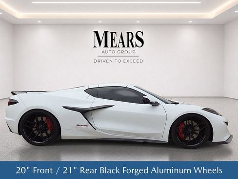 Used 2025 Chevrolet Corvette Z06 w/ Stealth Interior Trim Package RWD image 7