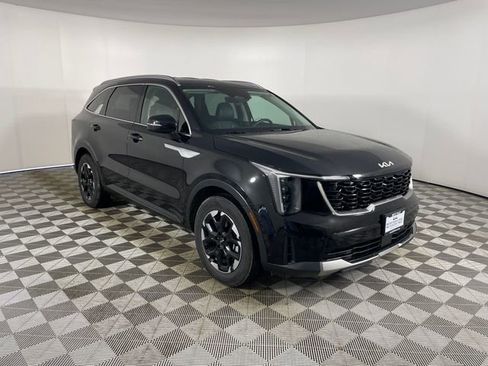 Certified 2025 Kia Sorento S image 24