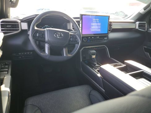 Used 2025 Toyota Tundra Limited AWD/4WD image 9