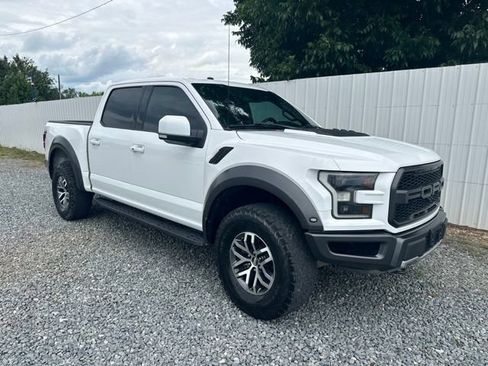 Used 2017 Ford F150 Raptor w/ Equipment Group 802A Luxury AWD/4WD image 7