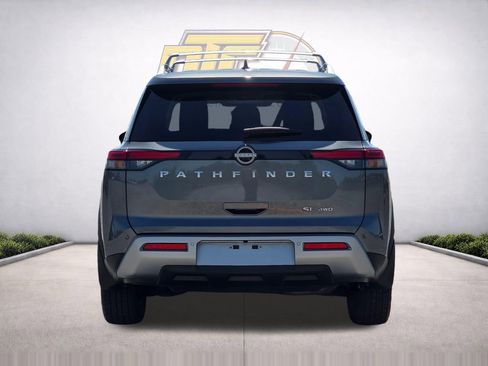 Used 2025 Nissan Pathfinder SL AWD/4WD image 6