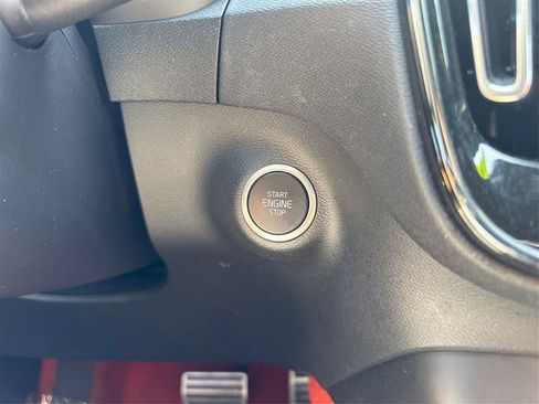 Used 2021 Volvo XC40 T5 R-Design AWD/4WD image 30