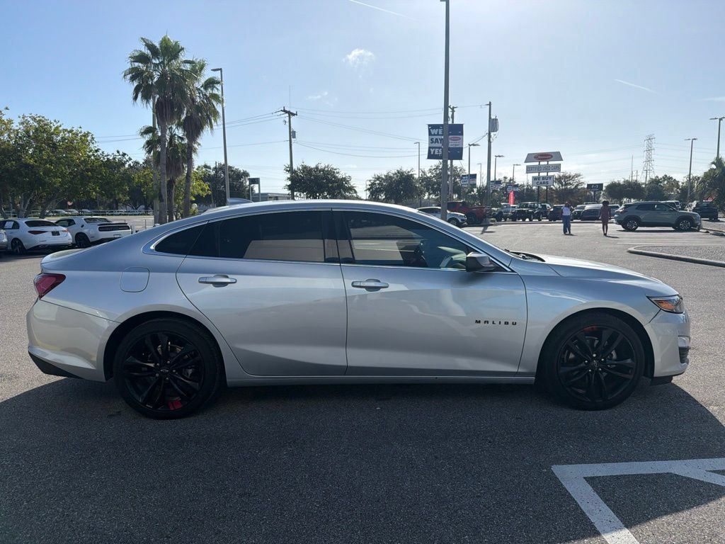 Used 2022 Chevrolet Malibu LT w/ Leather Package FWD image 10