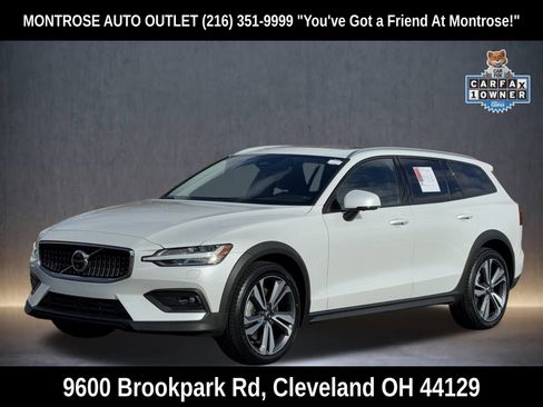 Used 2024 Volvo V60 B5 Cross Country Plus image 57