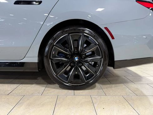 Used 2023 BMW 760i xDrive w/ Luxury Rear Seating Package image 34