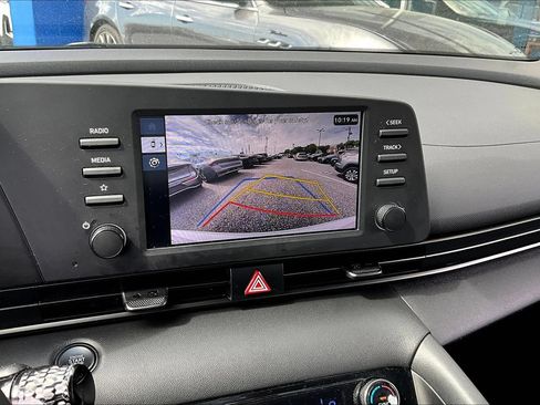 Used 2025 Hyundai Elantra Sport FWD image 17