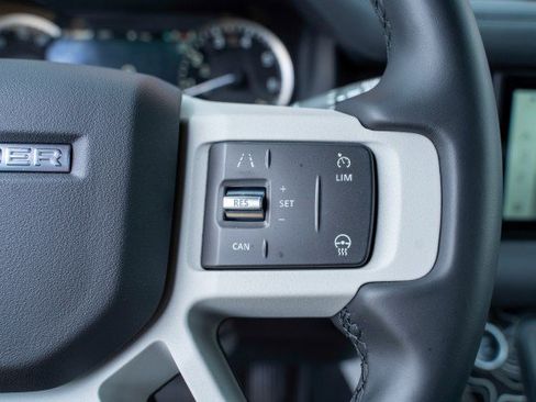 Used 2023 Land Rover Defender 110 S image 27