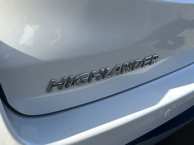 Used 2015 Toyota Highlander Limited Platinum FWD image 12