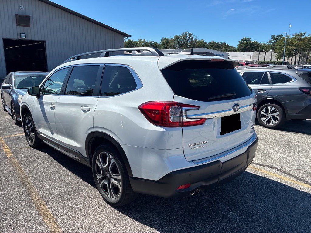 Used 2024 Subaru Ascent Limited w/ Technology Package AWD/4WD image 2