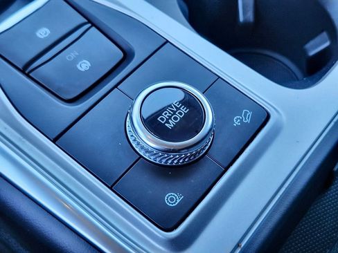 Used 2022 Ford Explorer XLT w/ Equipment Group 202A image 27