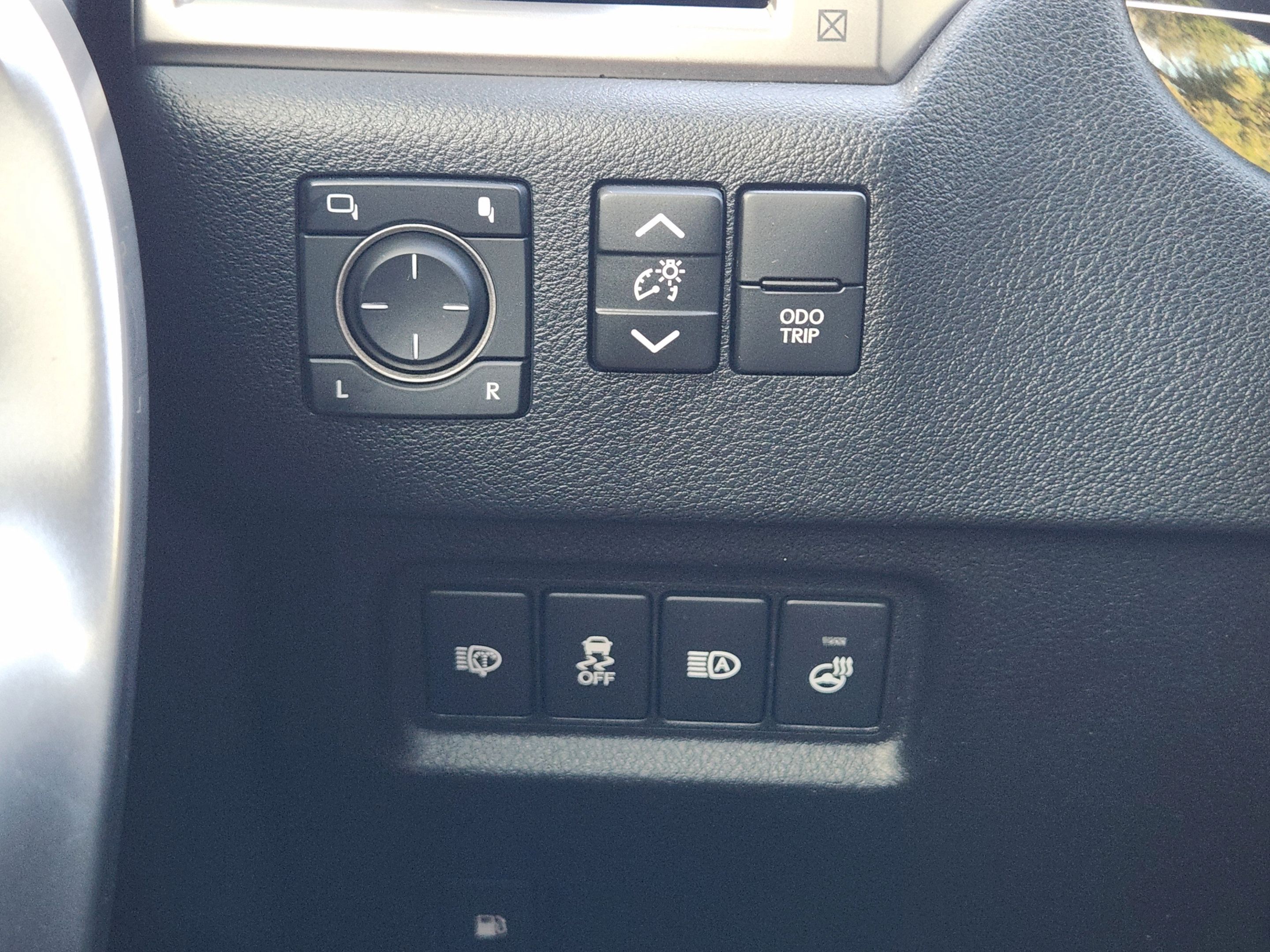 Used 2022 Lexus GX 460 Premium w/ Accessory Package AWD/4WD image 18