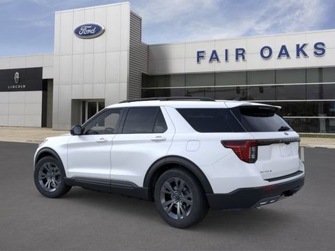 New 2026 Ford Explorer Active w/ Active Comfort Package AWD/4WD image 4