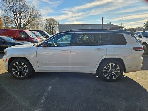 Used 2024 Jeep Grand Cherokee L Overland w/ Advanced Protech Group III image 4