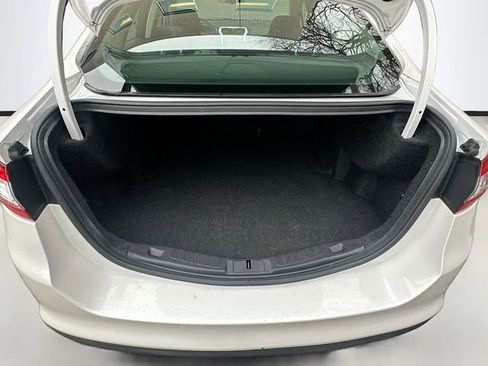 Used 2014 Ford Fusion SE image 25