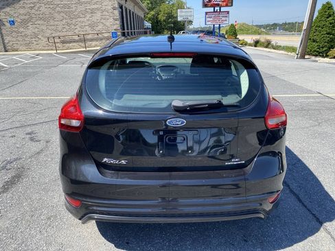 Used 2015 Ford Focus SE w/ SE Sport Package FWD image 6