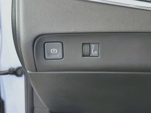 Used 2024 Buick Enclave Essence FWD image 10